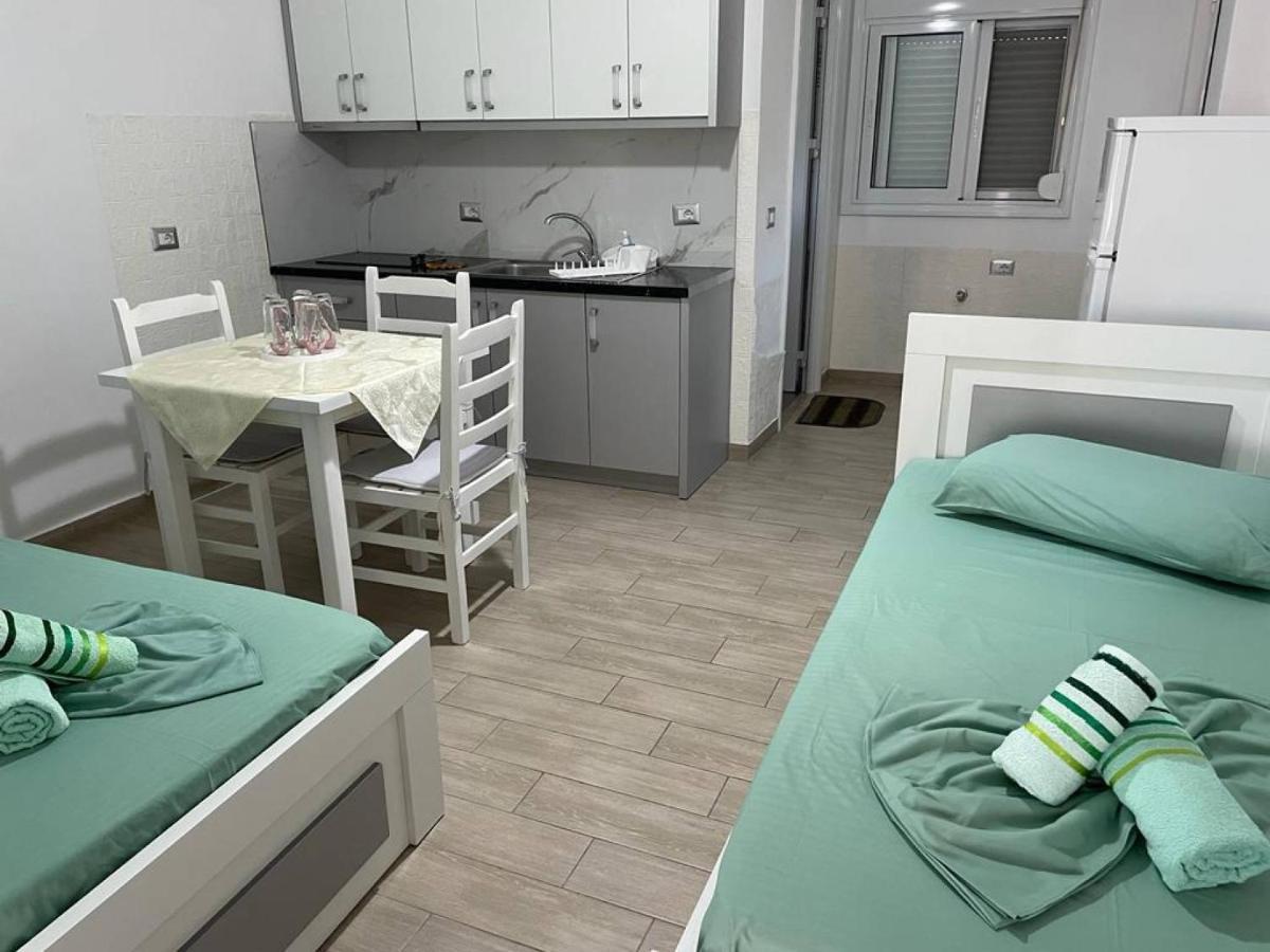 Wave N' Sea Apartments Химара Экстерьер фото