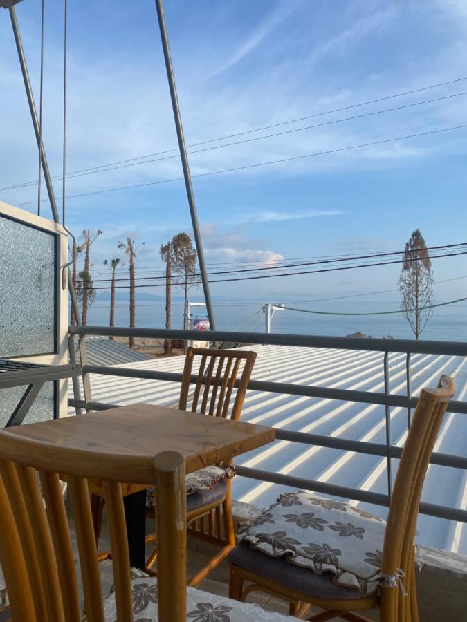 Wave N' Sea Apartments Химара Экстерьер фото